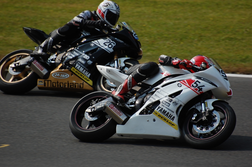 Yamaha-R6-Dunlop-Cup is racing