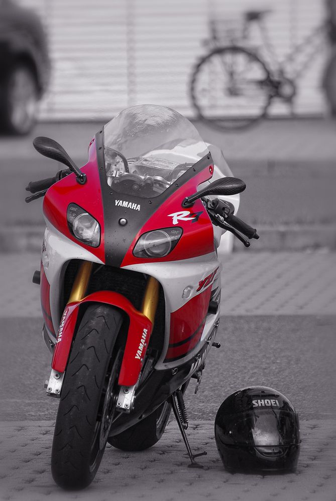 Yamaha R7