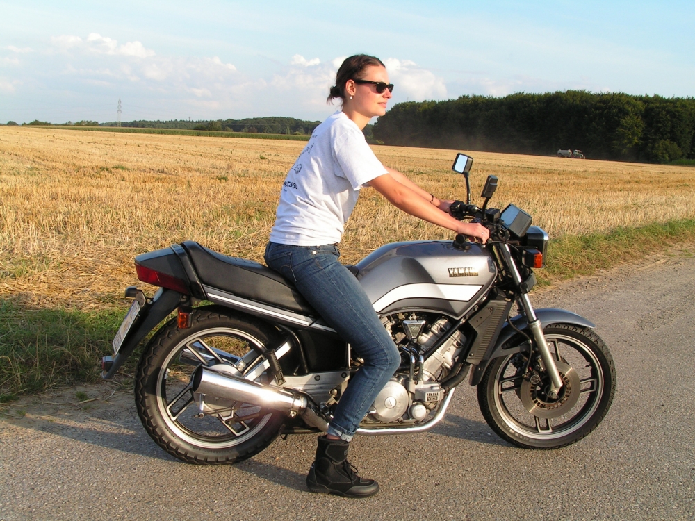 YAMAHA XZ 550 (1)