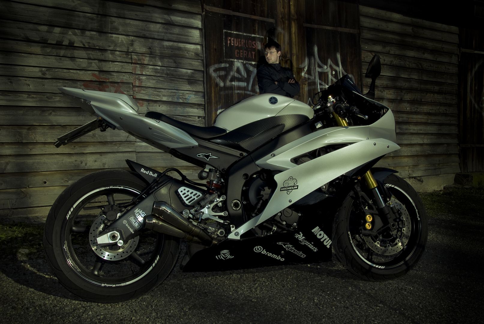 Yamaha YZF R6         NIKON D 80