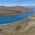 Yamdrok Tso in Tibet