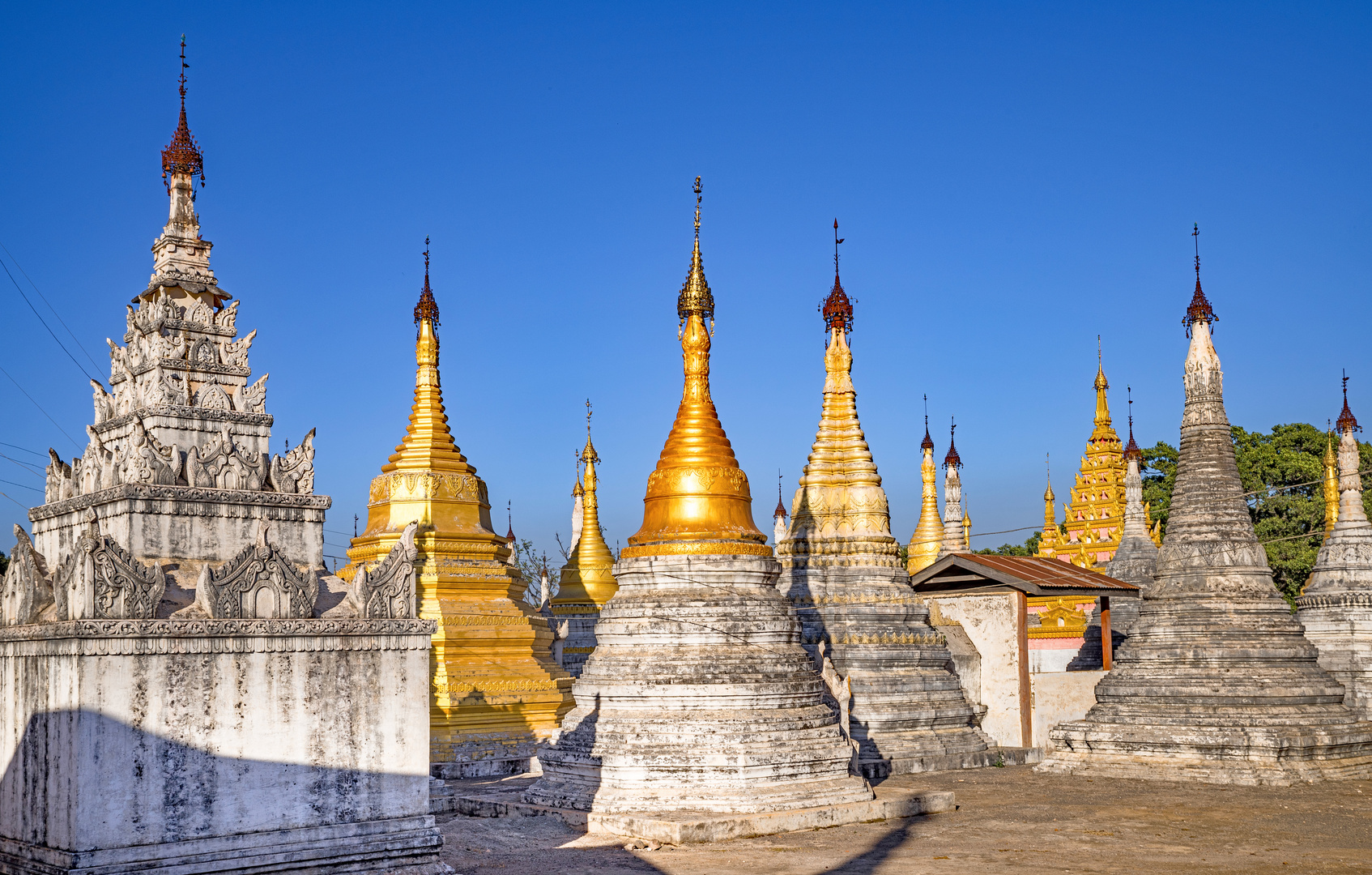 Yan Aung Myin - Htu Par Yone Pagoda