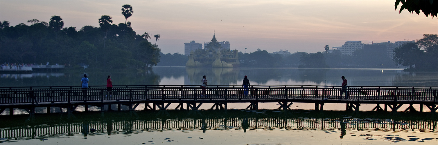 yangon um sechs uhr morgens