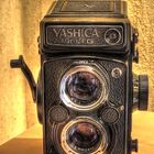 Yashica Mat-124G