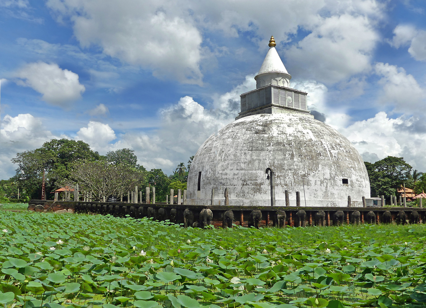 Yatalaya Dagoba