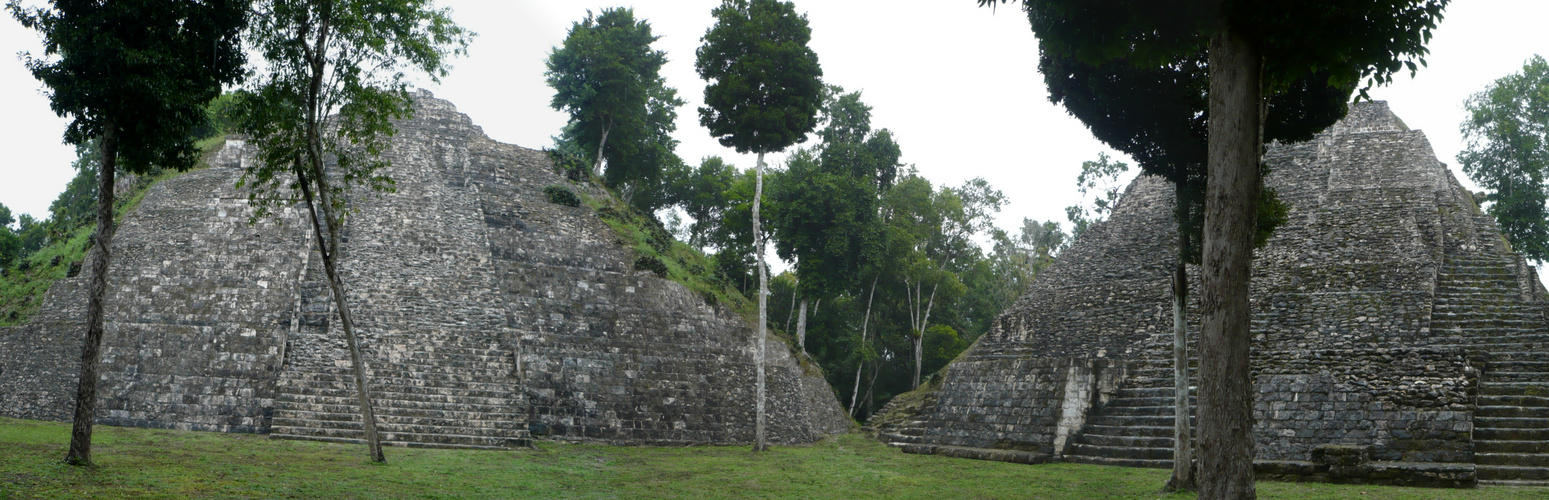 Yaxha. Mundo Maya; Northern acropolis