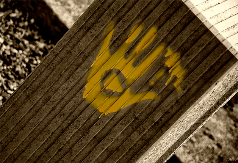 ~*~ yellow hand ~*~