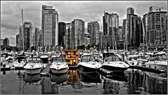 YELLOW HOUSEBOAT IN VANCOUVER