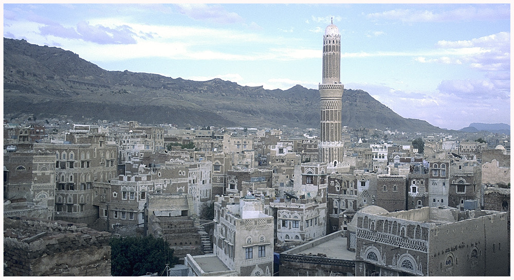 YEMEN - SANAA - DIE STADT - Am frühen Morgen