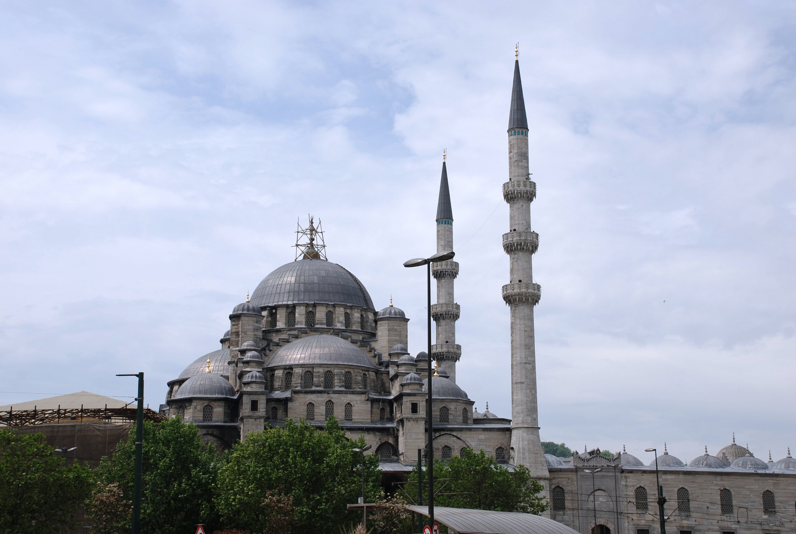 Yeni Cami Moschee am Ende der Galata Brücke