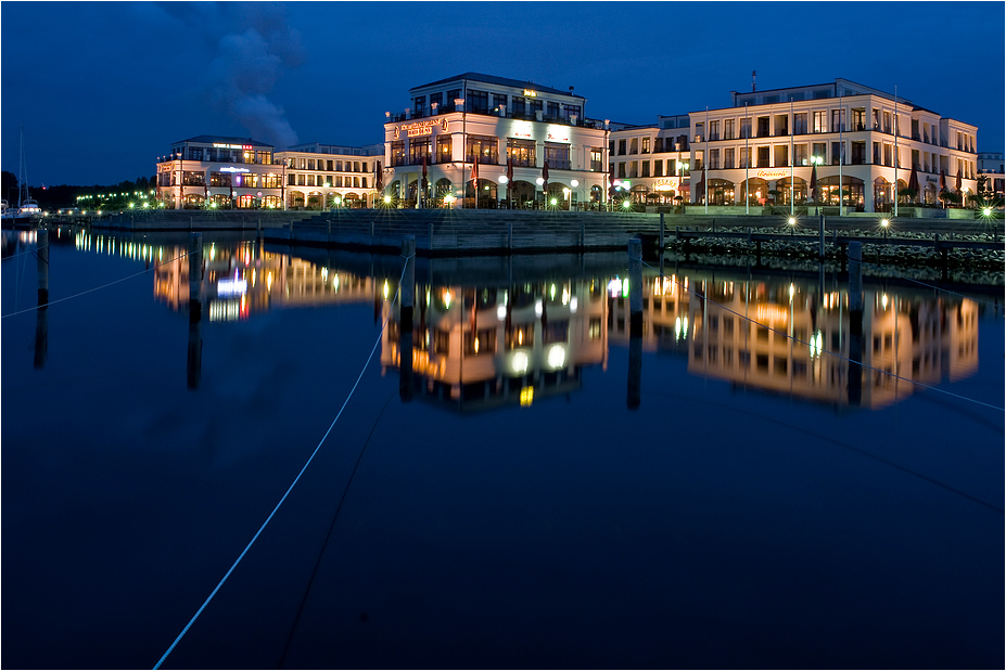 YHD - Yachthafenresidenz Hohe Düne (Warnemünde)