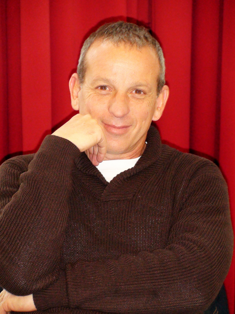 Yiftach Katzur