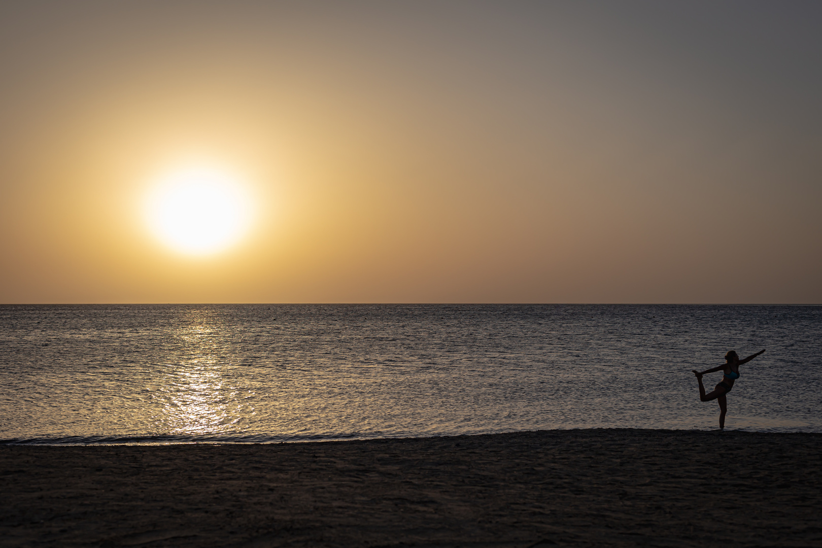 yoga morgen am meer