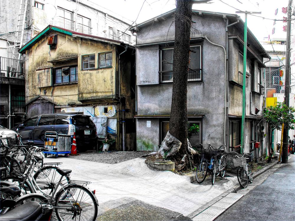 Yokohama's China Town from its rear side 