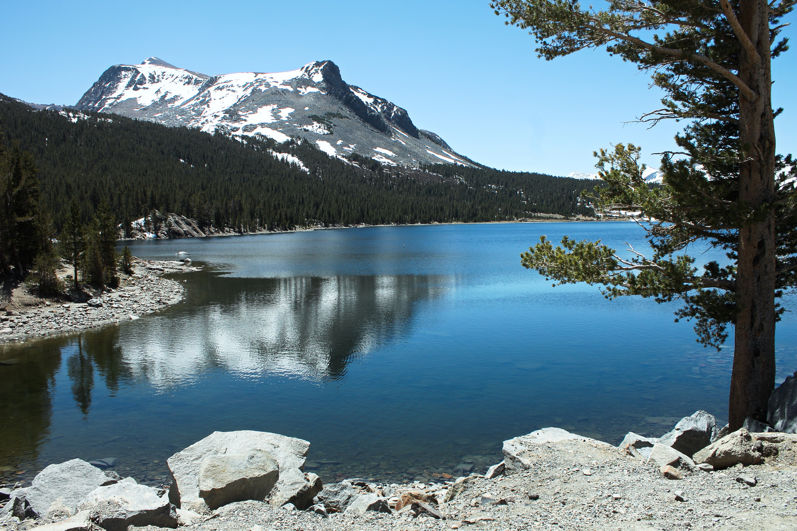 Yosemitiy National Park, Bergsee, Winter im Mai, USA