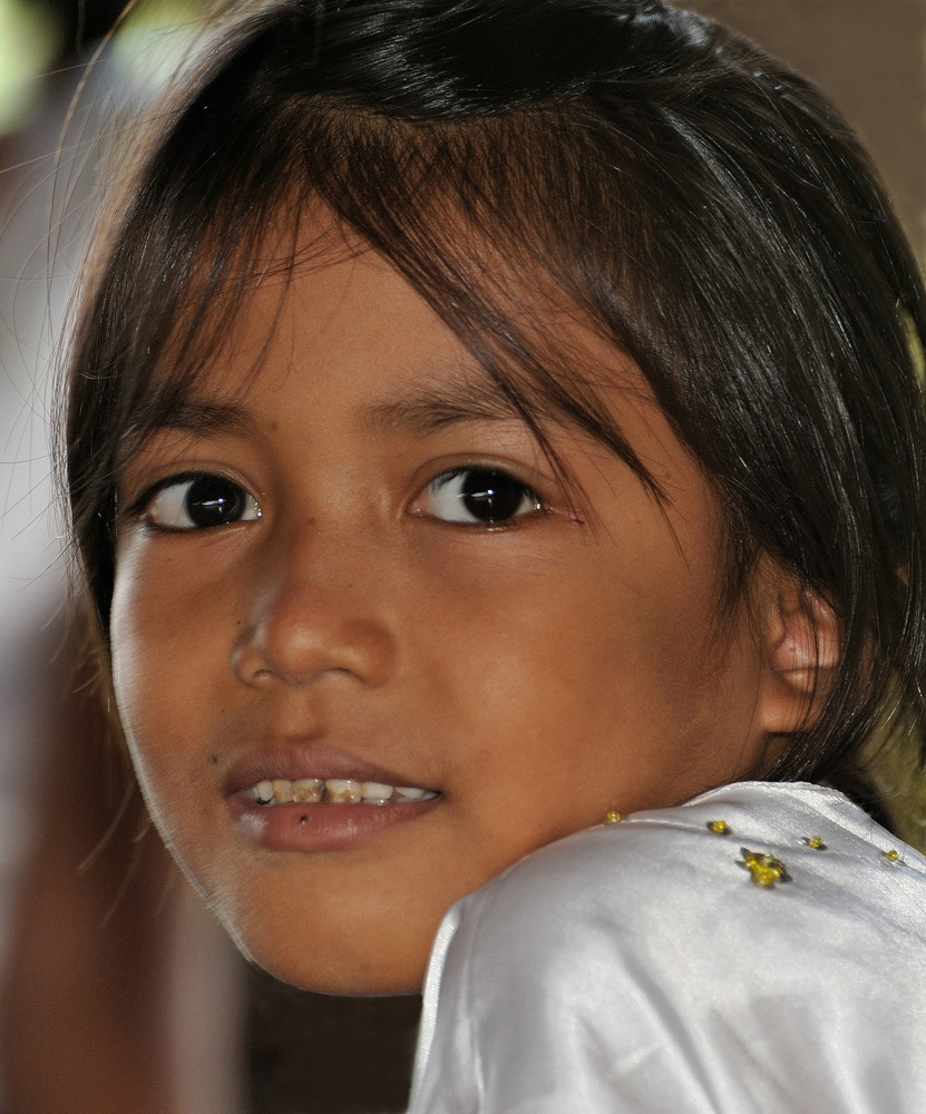 Young Apsara dancer 4