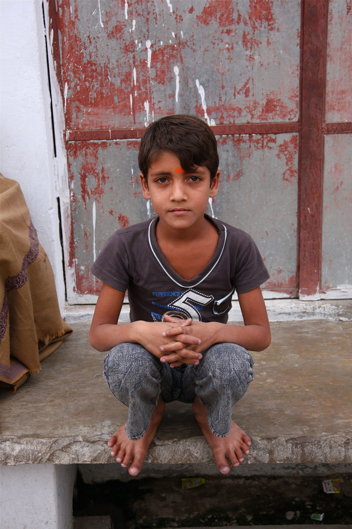 young boy in Jaipur, India
