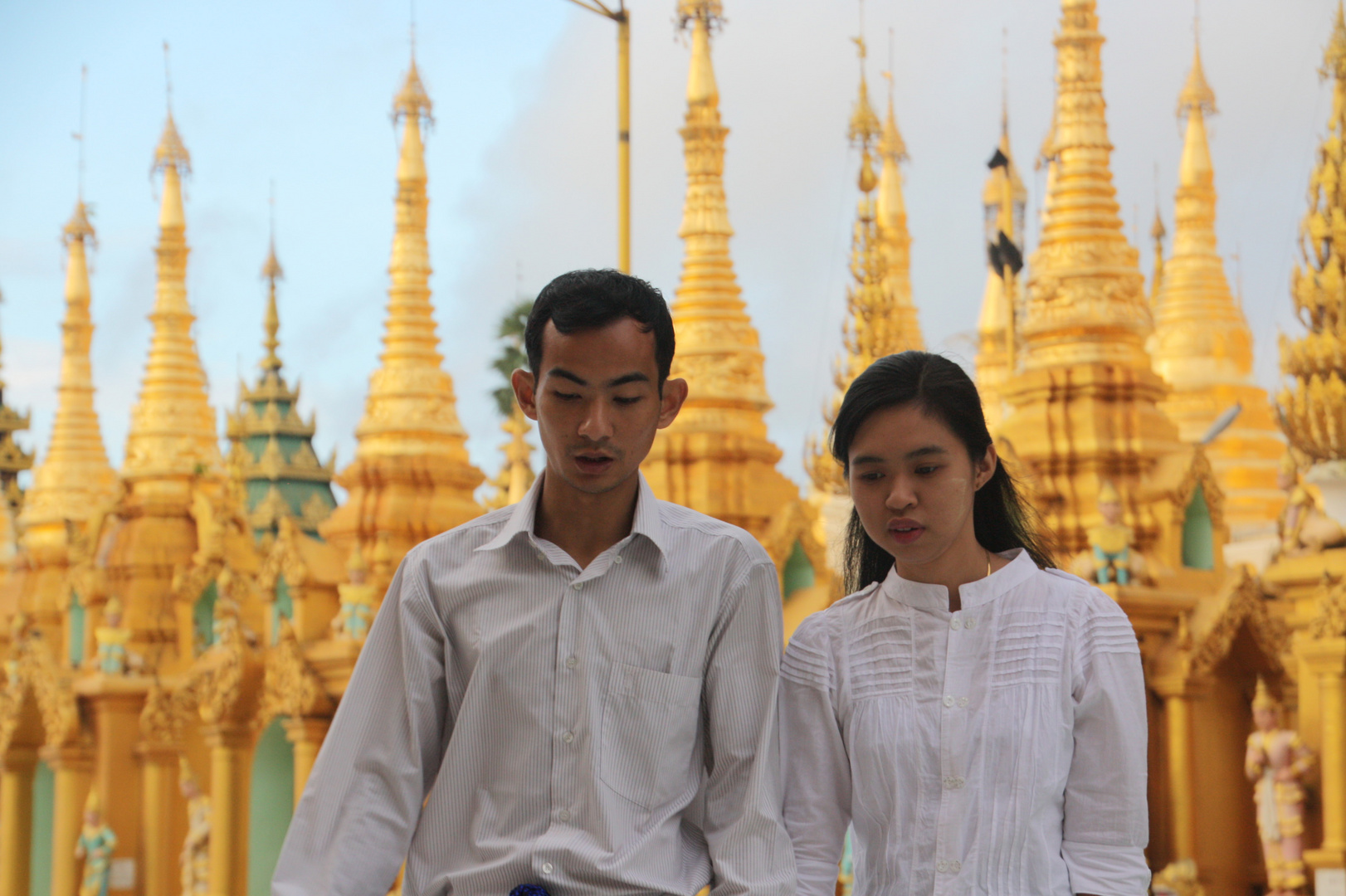 young couple at Shwedagon Temple