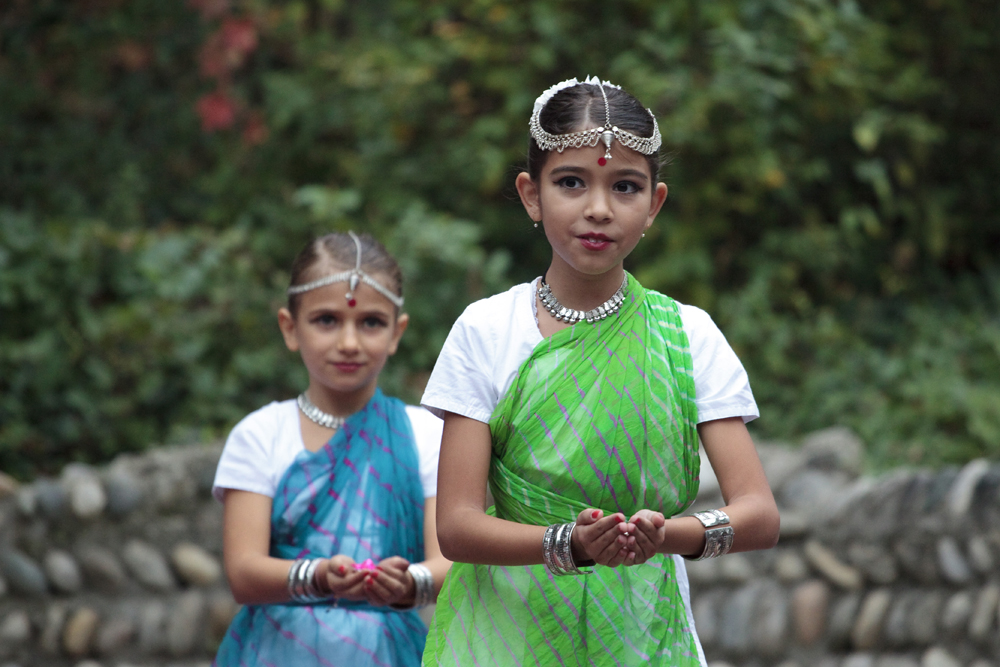 Young Indian dancers