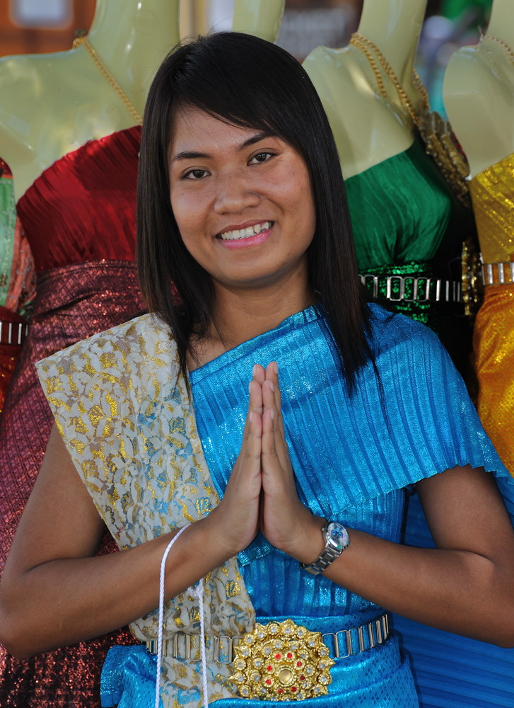 Young Lady at Wat Arun 1