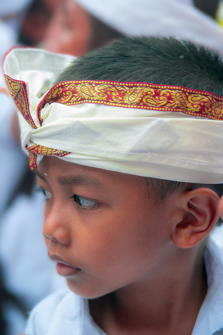 Young worshipper at the Pengerebongan festival