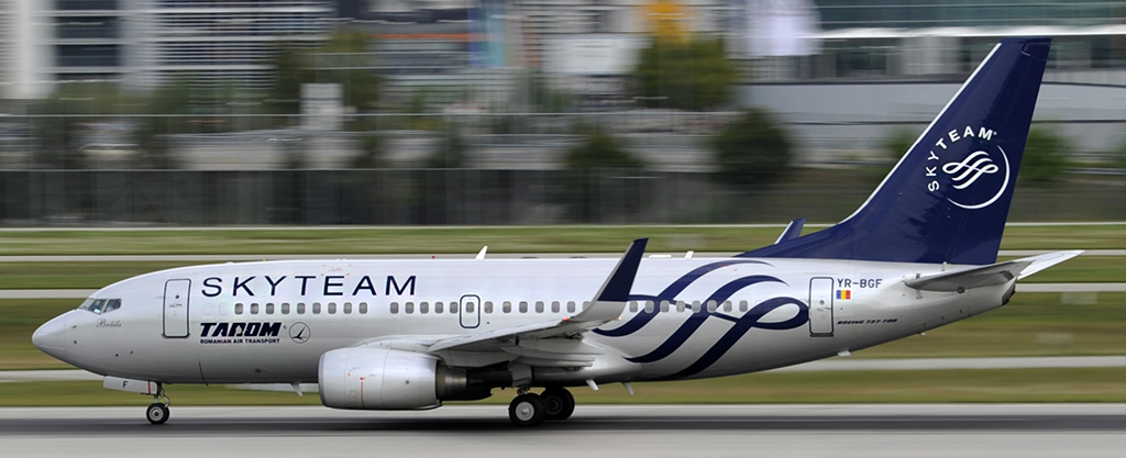 YR-BGF - Tarom - Boeing 737