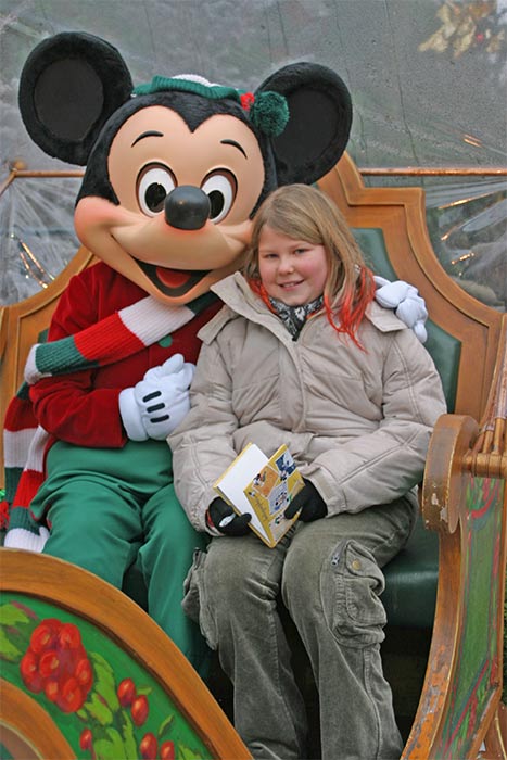 Yvonne im Disneyland