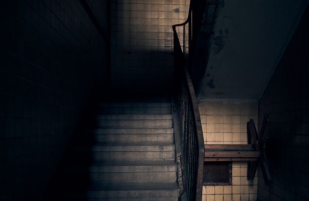 Z w i s c h e n s t u f e n