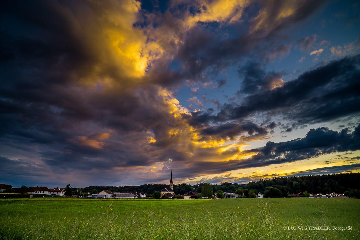 Z6I_0317 Wolkengebilde zum Abend 