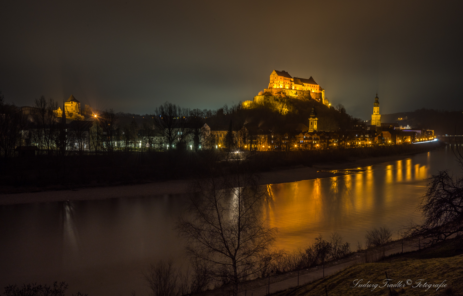 Z6I_2019 die Burg beleuchtet 