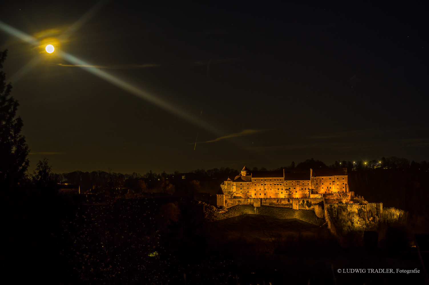 Z6I_4198 Vollmond über der Burg 