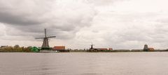 Zaandijk - Zaandijker Sluisloot - Zaan River - View on Zaanse Schans - 01