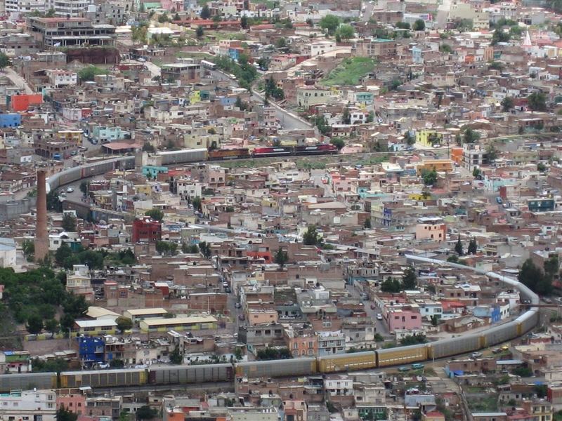Zacatecas: Einer der wenigen Zuege in Mexico