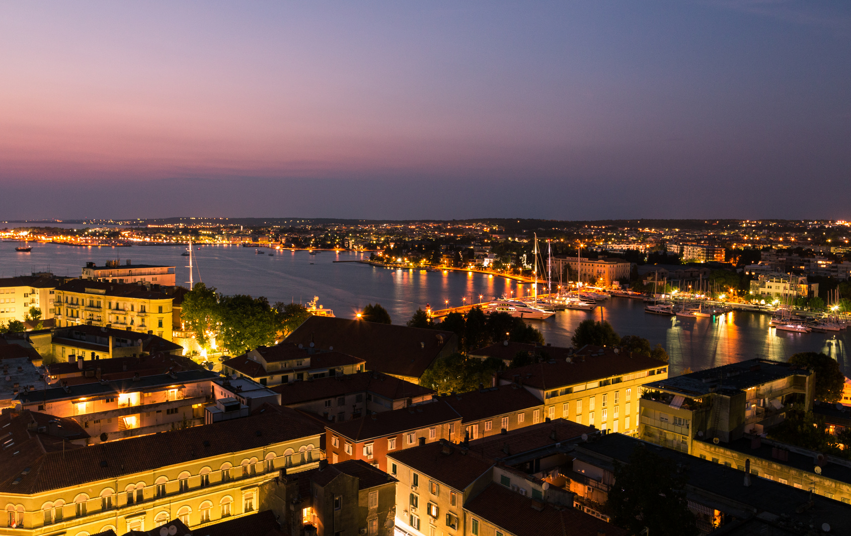 Zadar bei Nacht