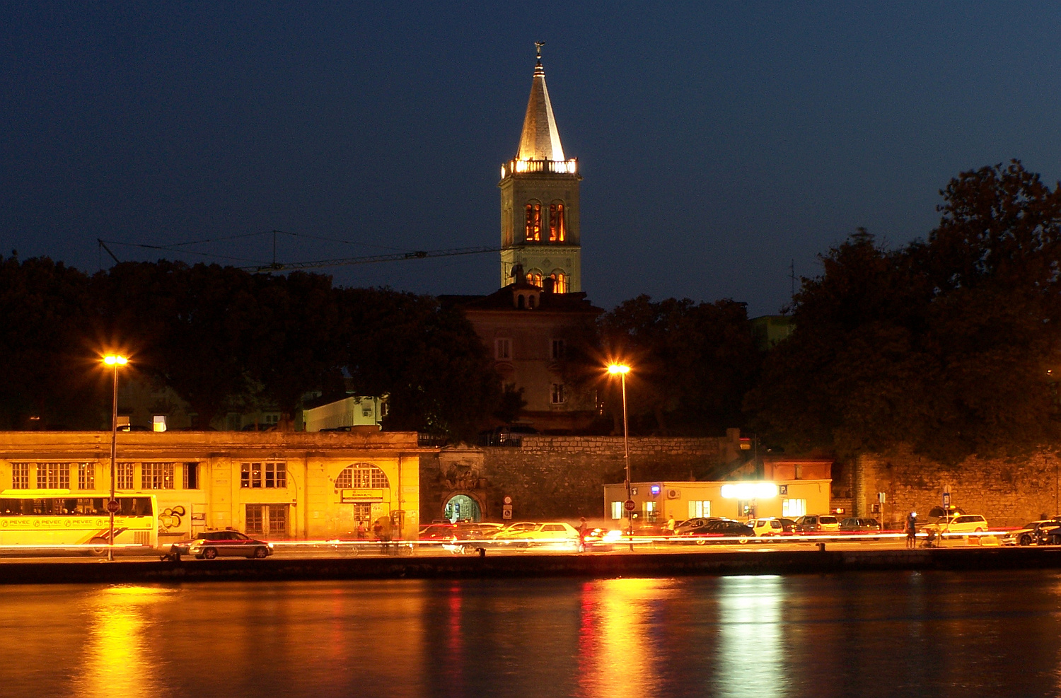 Zadar bei Nacht
