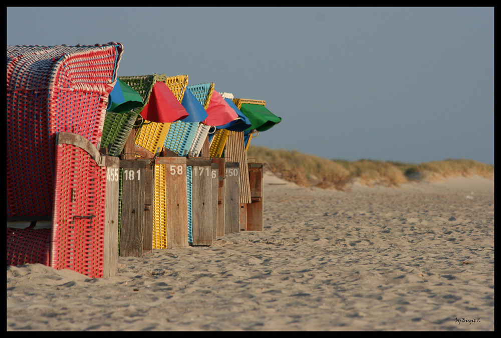 Zahlensalat unter Strandkörbe