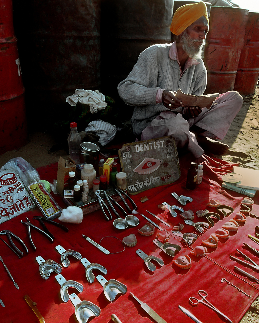 Zahnarzt in Pushkar