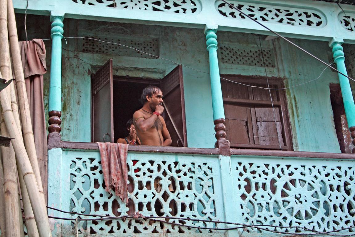 Zahnpflege am Morgen (in Udaipur)