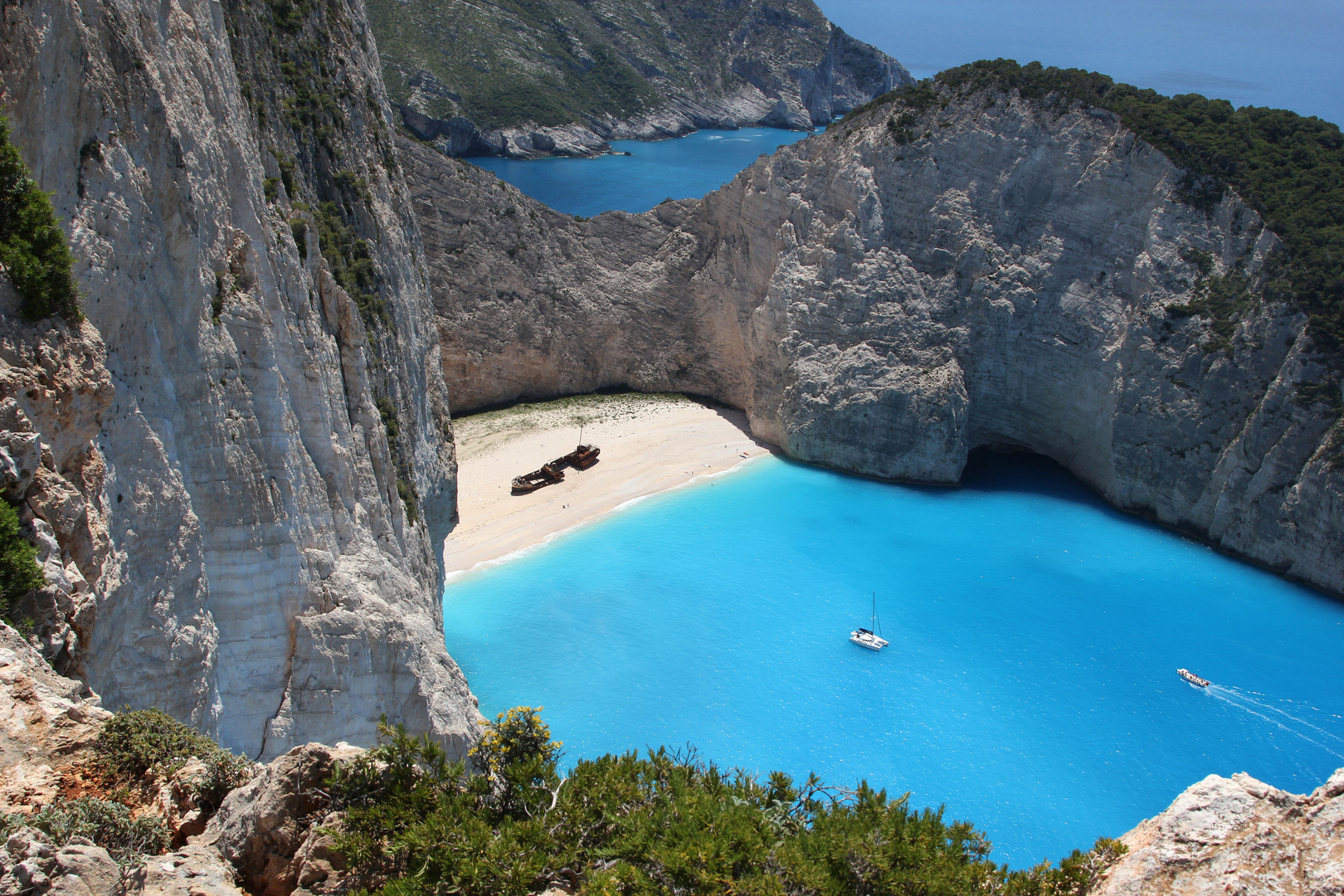 Zakynthos, Blick in die Schmugglerbucht mit Schiffswrack