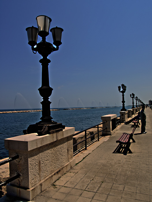 Zampilli d'acqua sul lungomare