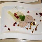 Zanderterrine mit Pistazien an gedämpften Fenchel m. Balsamico originale u. kandierten Preiselbeeren