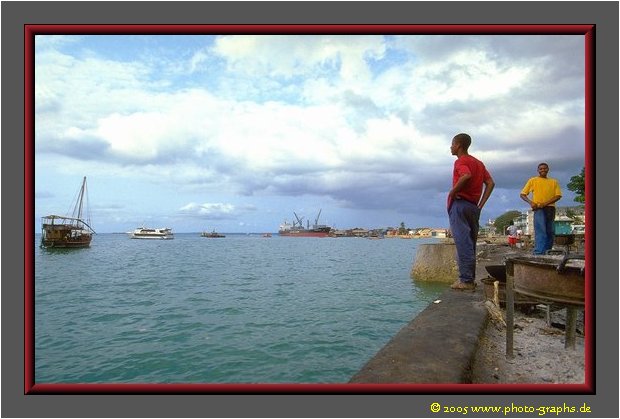 Zanzibar 2001 - The Jamituri Gardens - Stone Town