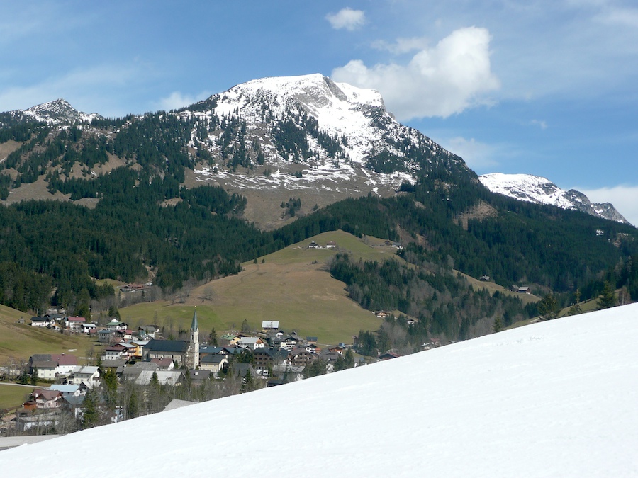 Zartes "grün" und weisse Pisten