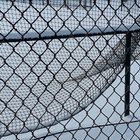 Zaun, Netz und Schnee