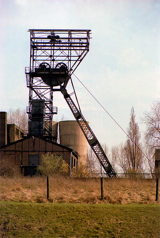 Zeche Friedrich der Große, Schacht 5 Foto & Bild industrie und