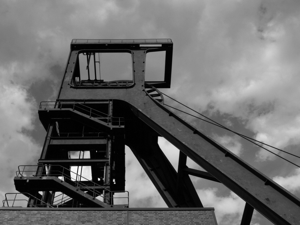 Zeche Zollverein Essen by Zahnbrasse