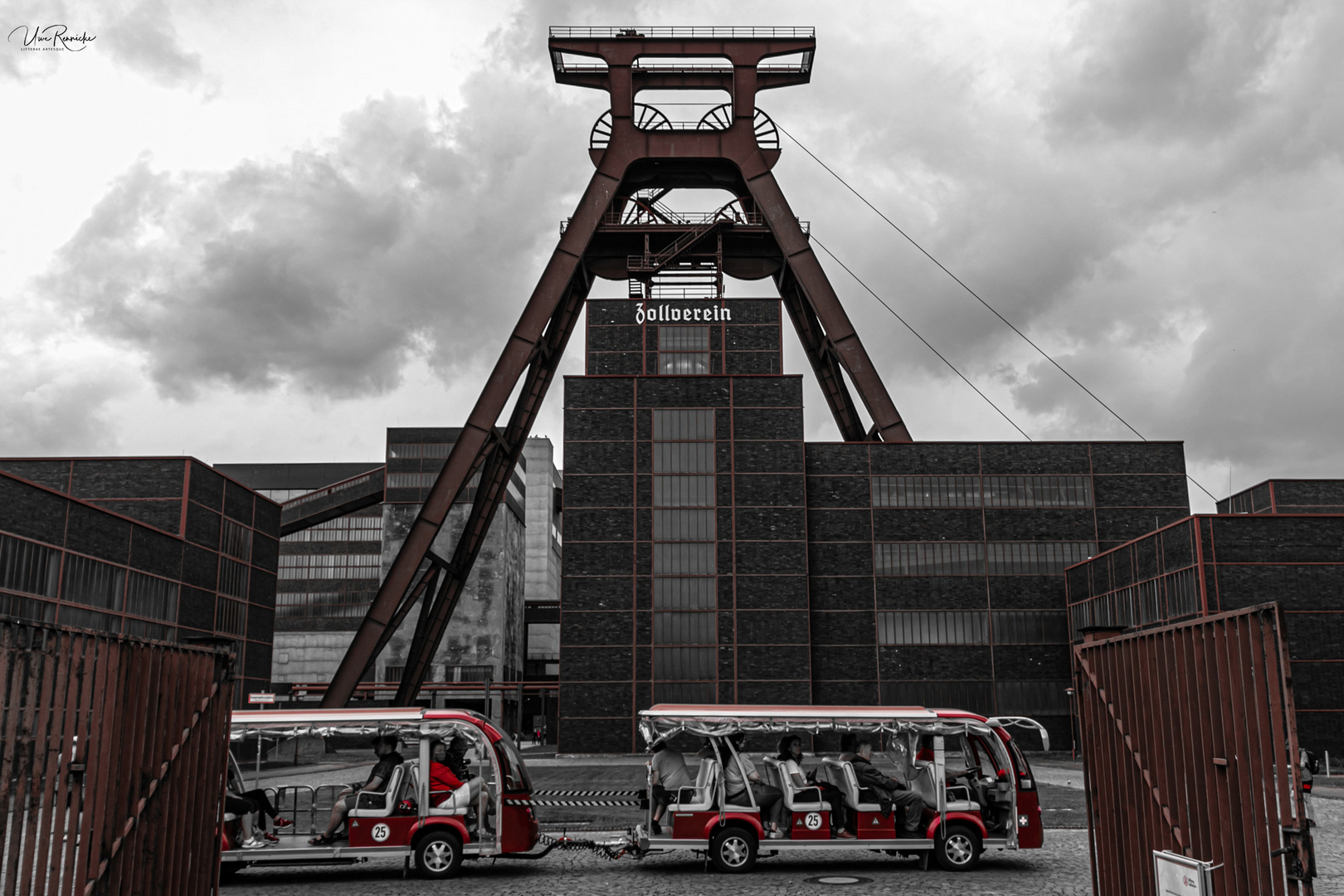 Zeche Zollverein in Rot