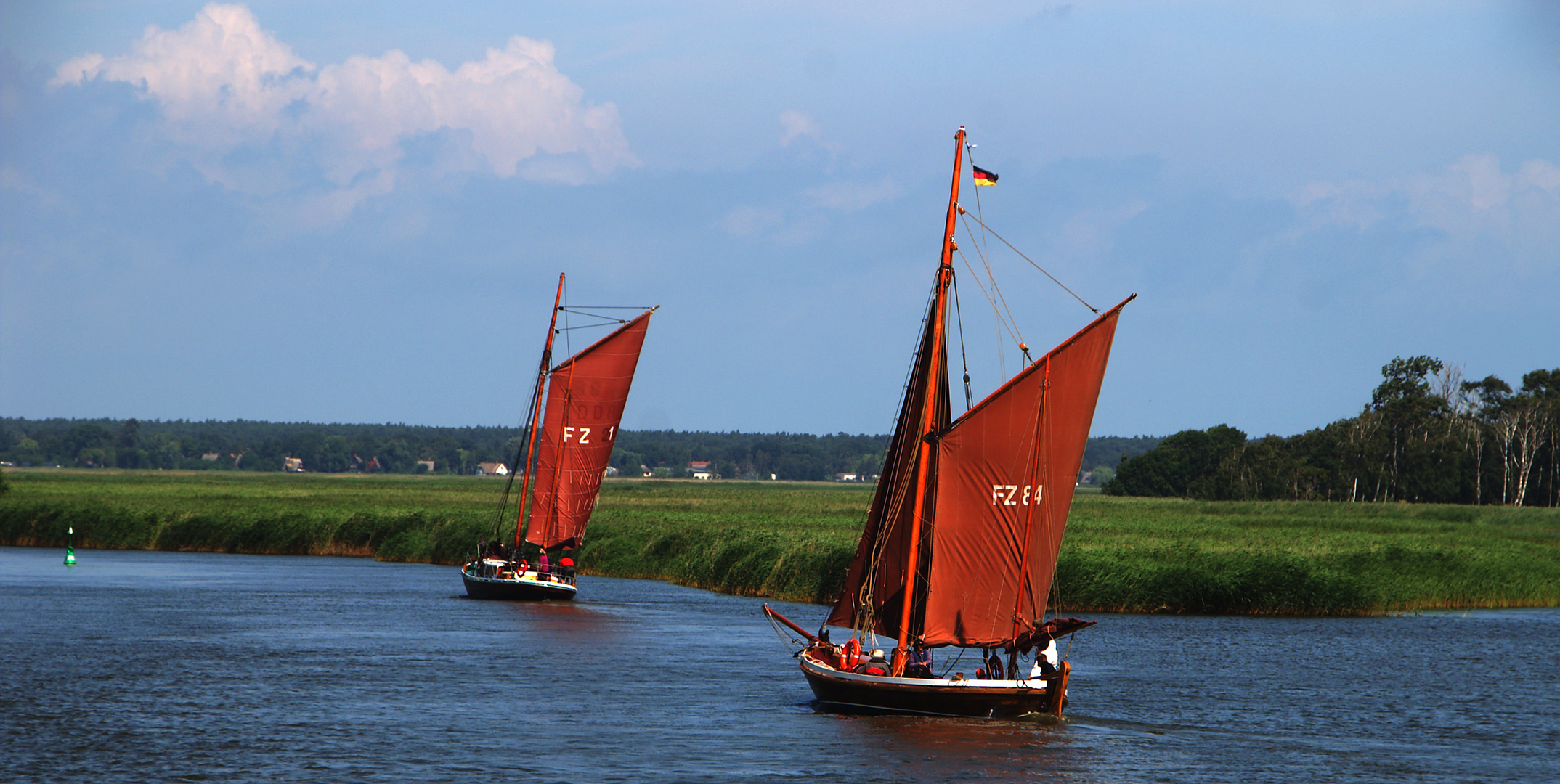 Zeesboote auf dem Saaler Bodden