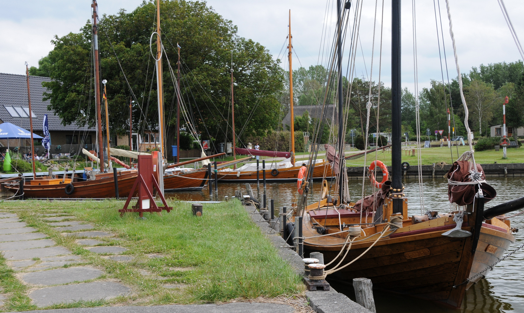 Zeesenboote am Bodstedter Bodden