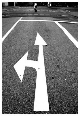 Zeig nicht mit dem Finger auf sie!